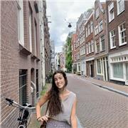 Soy Anne tengo 18 años y estudio primero de carrera en Bilbo. Doy clases particulares de inglés de apoyo escolar a estudiantes de entre 6 y 15 años. :)